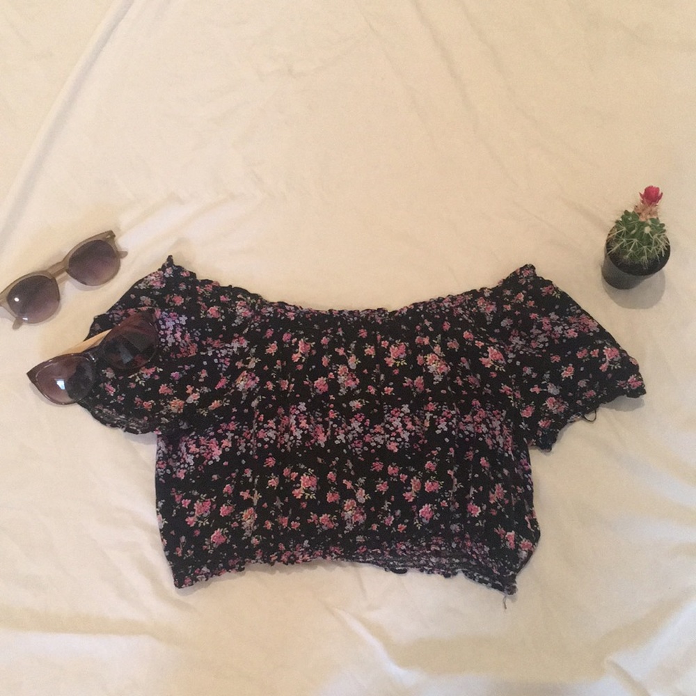 H&M Divided Cropped, Off the Shoulder shirt